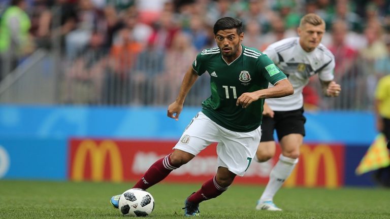 墨西哥 V.S 波蘭-墨西哥足球隊比賽中 墨西哥 V.S 波蘭-墨西哥足球隊比賽中