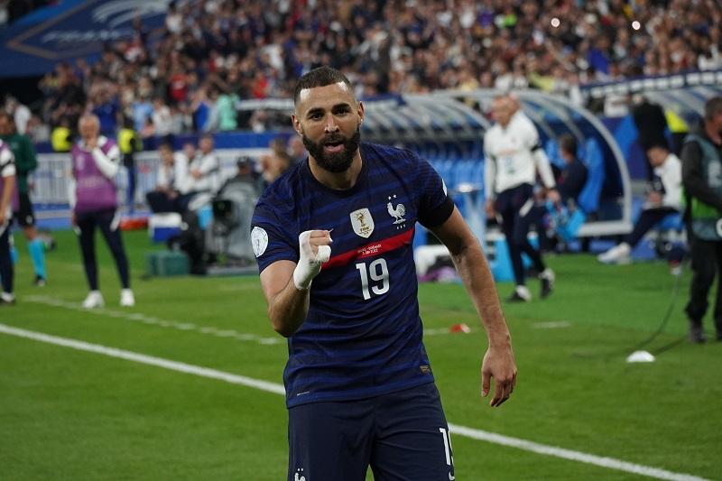 卡里姆·穆斯塔法·本澤馬(Karim Mostafa Benzema) 卡里姆·穆斯塔法·本澤馬(Karim Mostafa Benzema)